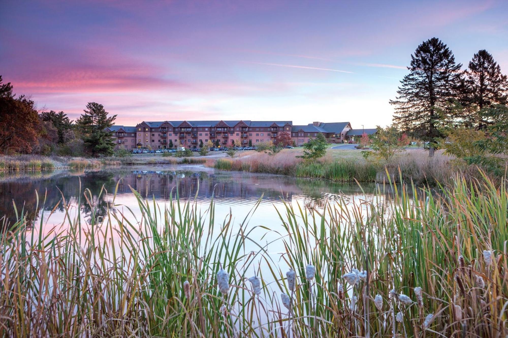 Club Wyndham Glacier Canyon Lake Delton エクステリア 写真
