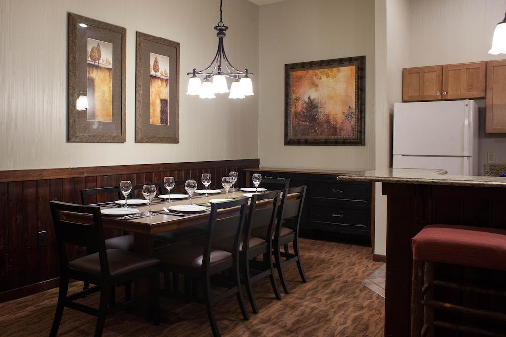Club Wyndham Glacier Canyon Lake Delton 部屋 写真