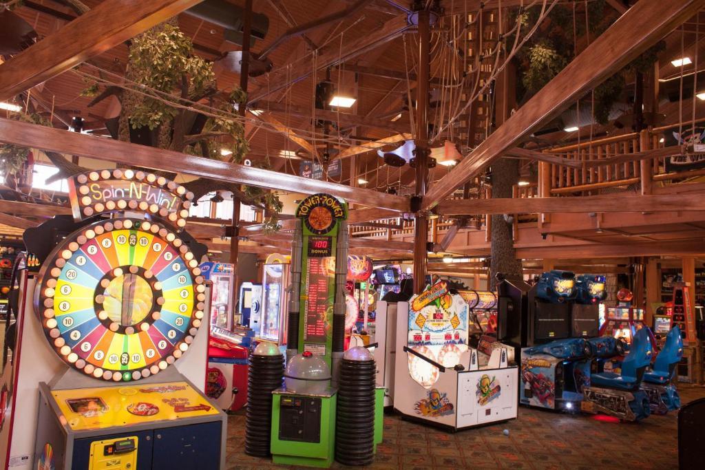 Club Wyndham Glacier Canyon Lake Delton エクステリア 写真