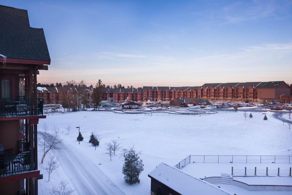 Club Wyndham Glacier Canyon Lake Delton エクステリア 写真